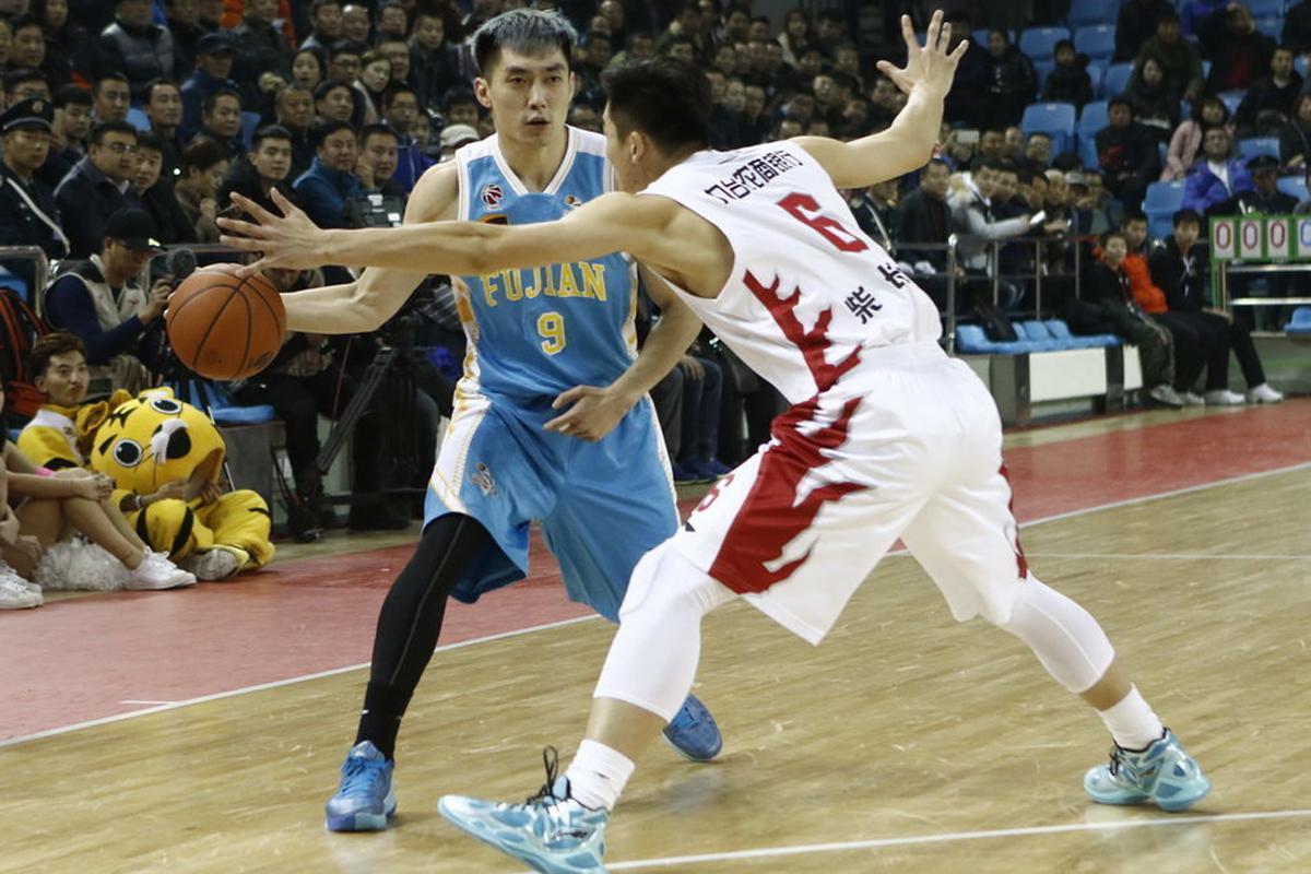 福建男篮惊险取胜,延续连胜势头的简单介绍 福建男篮惊险取胜,延续连胜势头的简单介绍