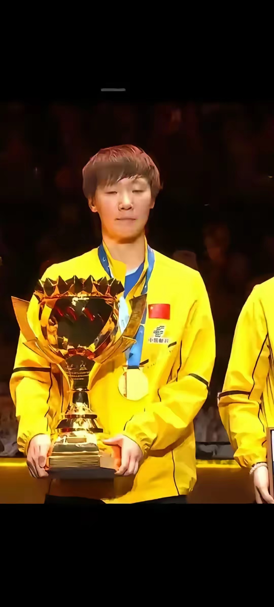 冠军战打响,全场观众情绪激动的简单介绍 冠军战打响,全场观众情绪激动的简单介绍