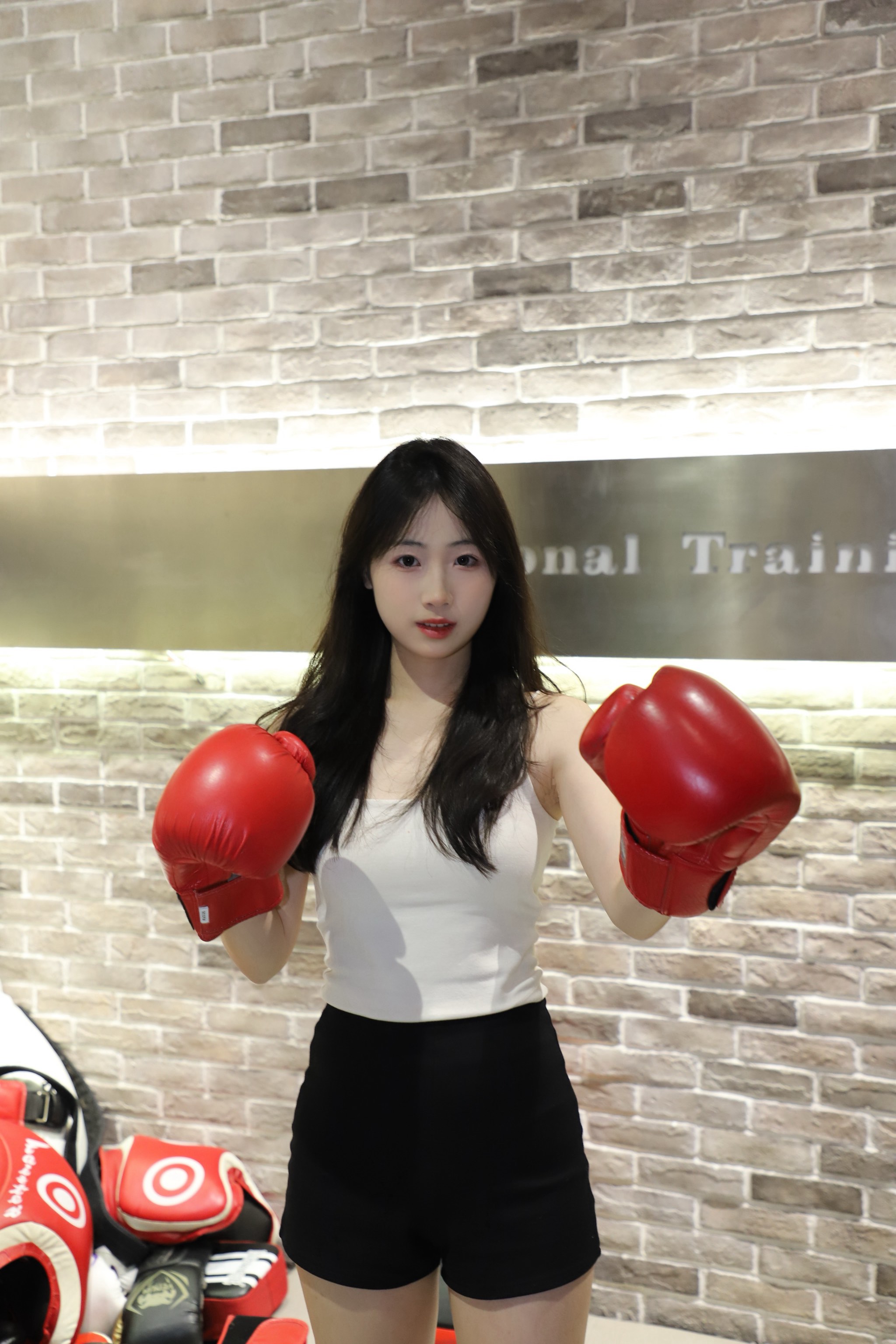 墨西哥拳击选手勇夺冠军,暴击对手 墨西哥拳击选手勇夺冠军,暴击对手