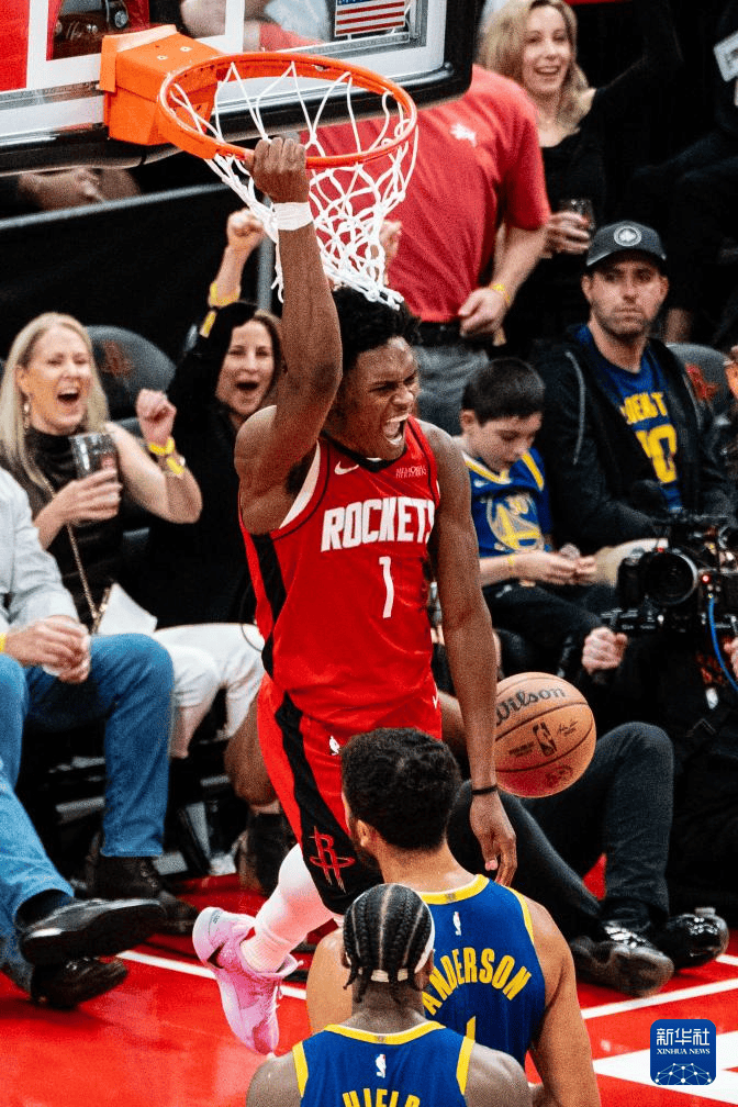 勇士客场击败魔术,迎来三连胜 勇士客场击败魔术,迎来三连胜