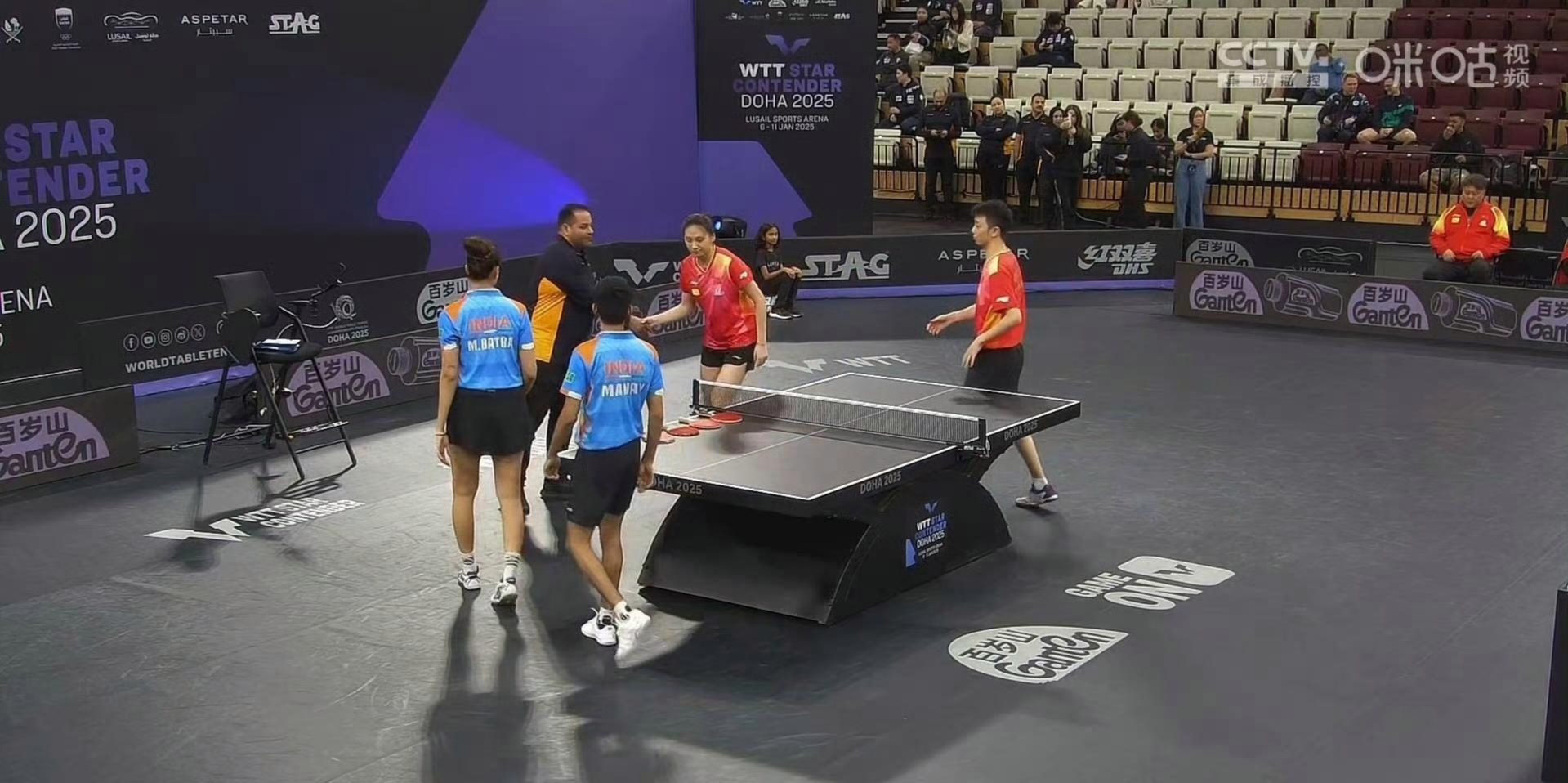 灵活多变:卡塔尔选手击败对手 灵活多变:卡塔尔选手击败对手