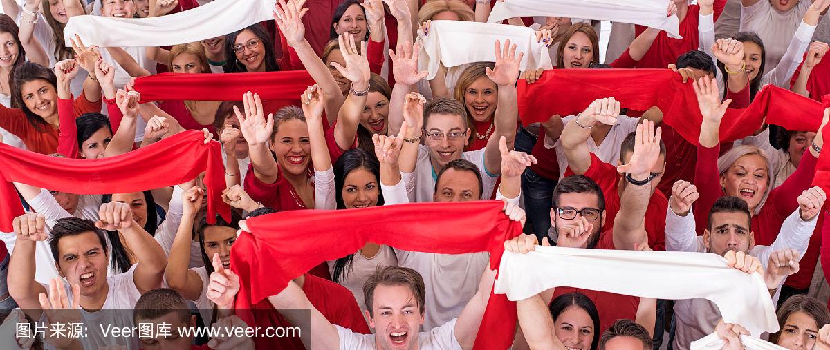 山东苦战四场晋级半决赛，球迷欢呼雀跃