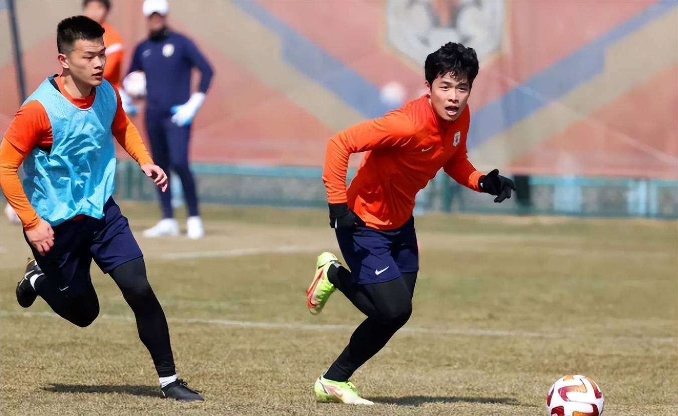 新赛季展现出新风貌,各队实力接近 新赛季展现出新风貌,各队实力接近