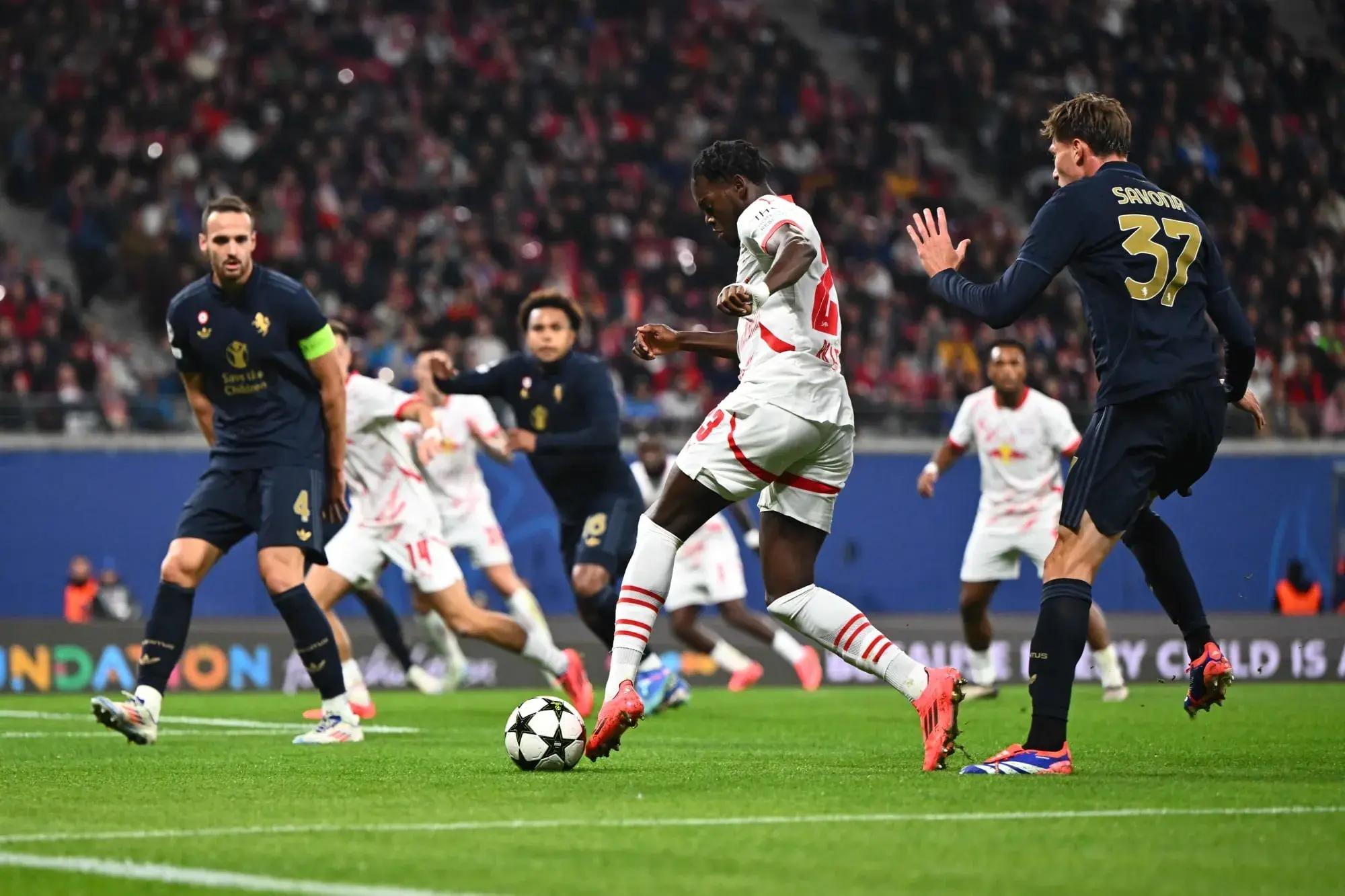 弗莱堡队遭遇失利，积分榜下滑