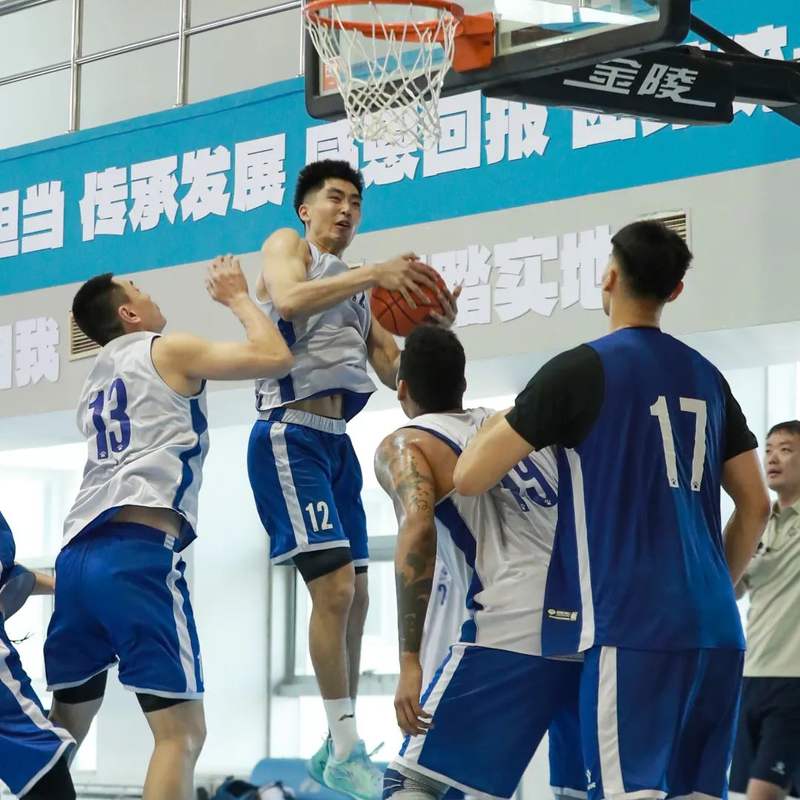 顶尖篮球职业联赛:球队备战决胜关键战役 顶尖篮球职业联赛:球队备战决胜关键战役