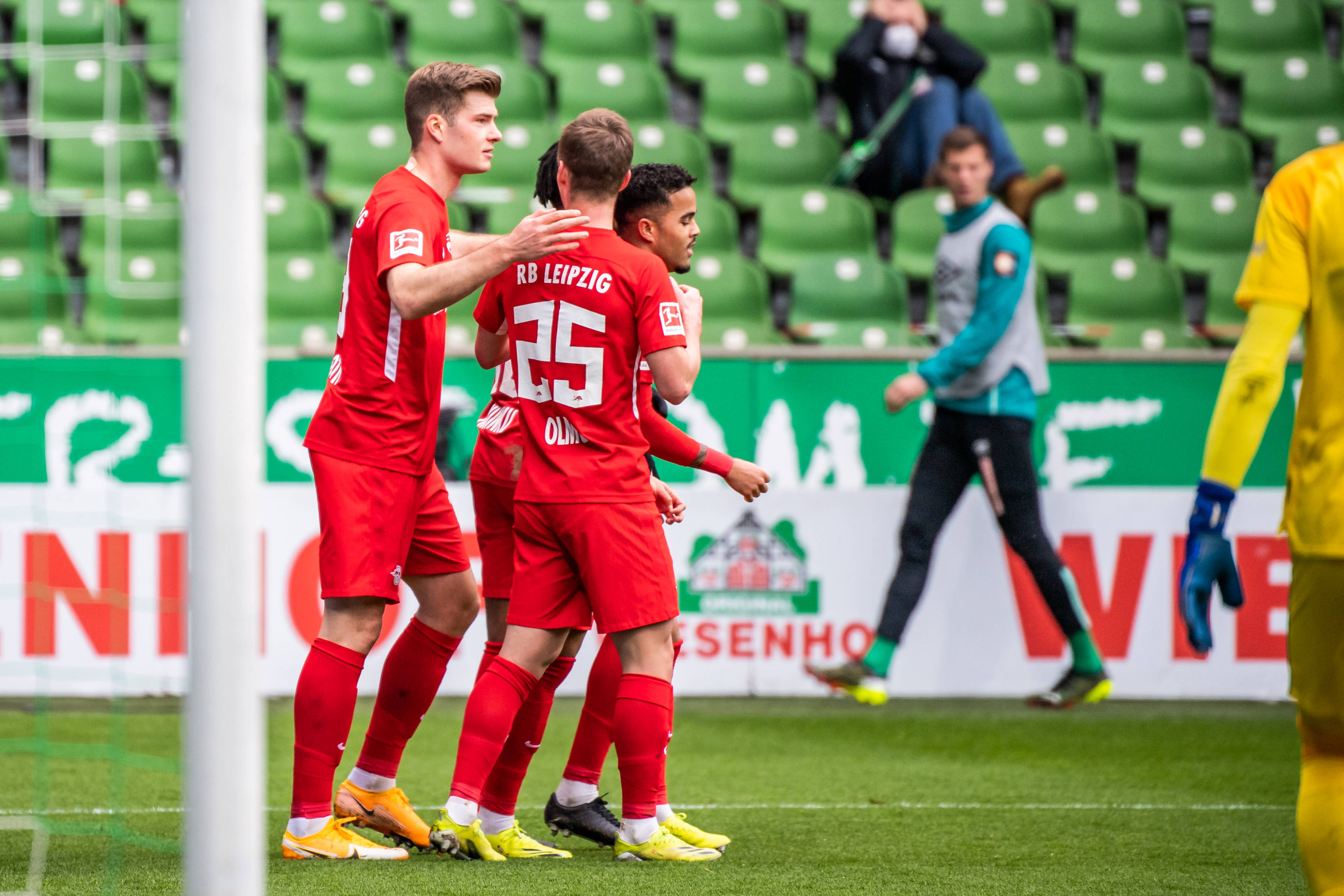 包含柏林赫塔逆袭取胜，积分榜节节攀升的词条