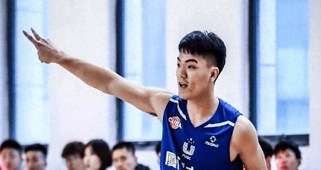 助攻王续约成功，球队锋线实力堪比巨人