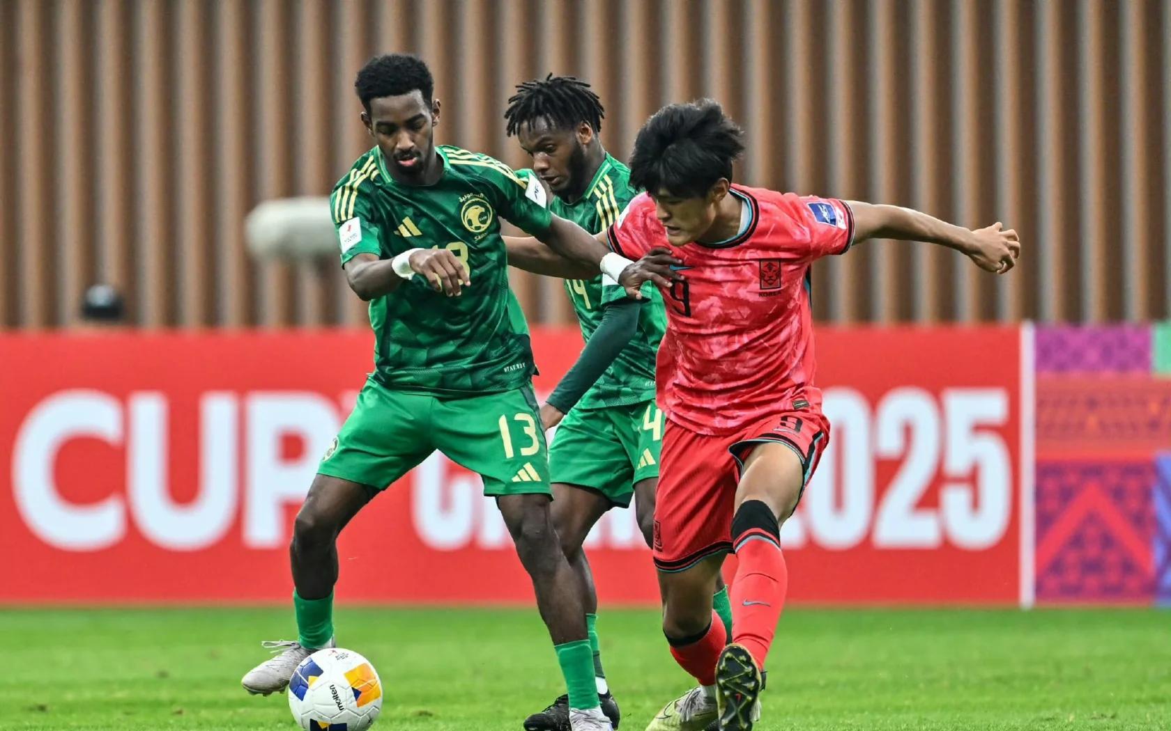 韩国球队惨遭淘汰,中国球队表现抢眼 韩国球队惨遭淘汰,中国球队表现抢眼