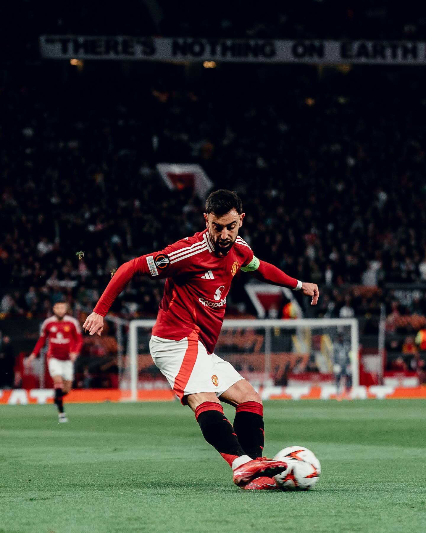 关于曼联主场表现稳定，锁定次回合出线的信息