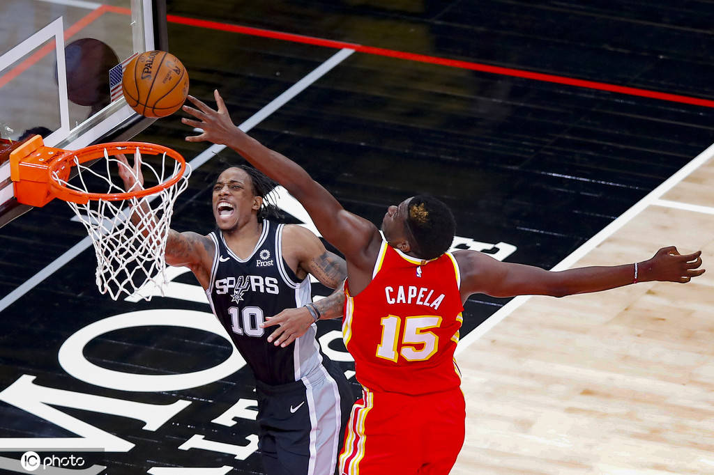 马刺客场力擒掘金，德罗赞砍下28分