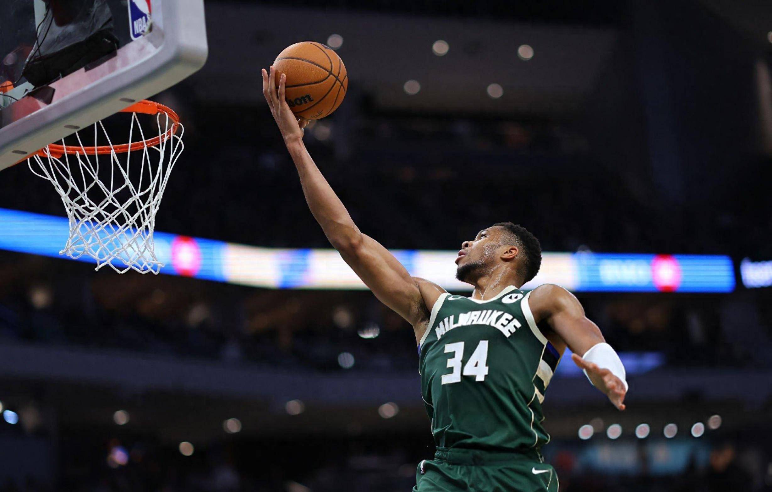 关于雄鹿横扫活塞,字母哥轰下35分的信息 关于雄鹿横扫活塞,字母哥轰下35分的信息