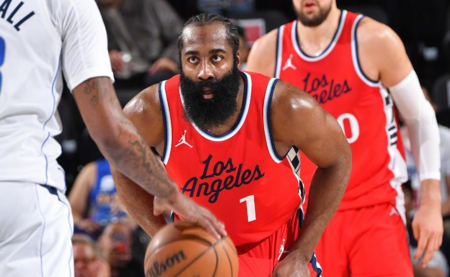 火箭主场惨败独行侠,哈登状态下滑球队落后 火箭主场惨败独行侠,哈登状态下滑球队落后