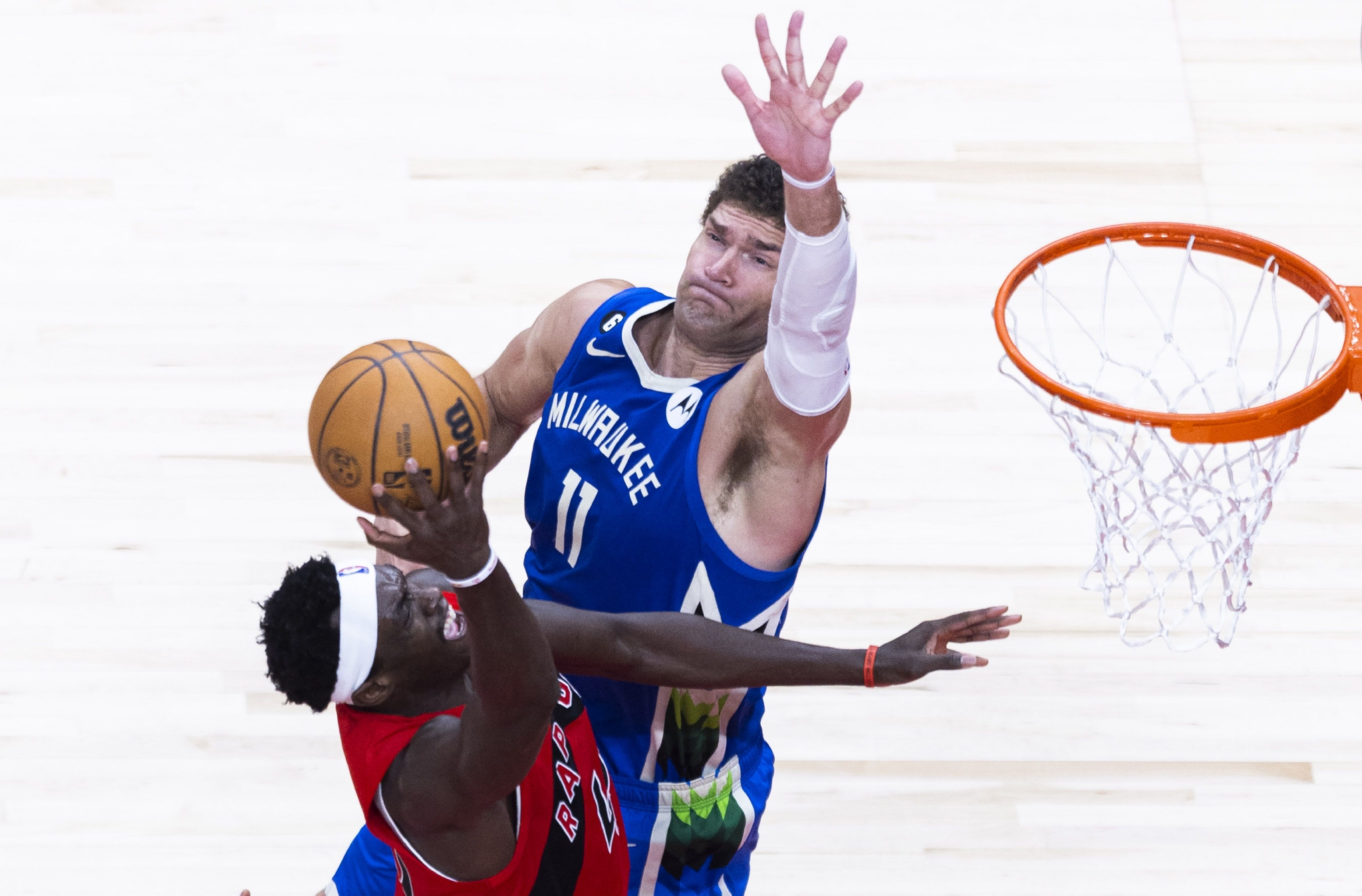 雄鹿爆冷不敌奇才,安特托昆博37+15 雄鹿爆冷不敌奇才,安特托昆博37+15